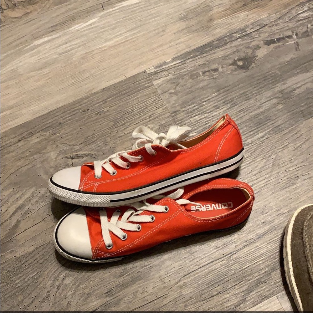 Women’s red converse